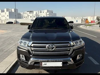 Toyota  Land Cruiser  GXR  2018  Automatic  134,000 Km  8 Cylinder  Four Wheel Drive (4WD)  SUV  Gray