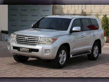  Toyota  Land Cruiser  GXR  2014  Automatic  255,000 Km  8 Cylinder  Four Wheel Drive (4WD)  SUV  Silver  With Warranty