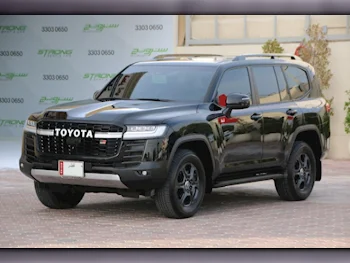 Toyota  Land Cruiser  GR Sport Twin Turbo  2023  Automatic  35,000 Km  6 Cylinder  Four Wheel Drive (4WD)  SUV  Black  With Warranty