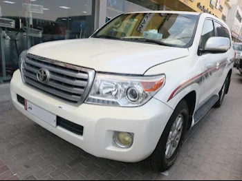 Toyota  Land Cruiser  GXR  2012  Automatic  392,000 Km  8 Cylinder  Four Wheel Drive (4WD)  SUV  White