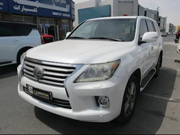 Lexus  LX  570  2013  Automatic  345,000 Km  8 Cylinder  Four Wheel Drive (4WD)  SUV  White
