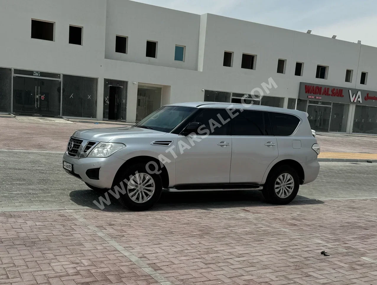 Nissan  Patrol  XE  2017  Automatic  218,000 Km  6 Cylinder  Four Wheel Drive (4WD)  SUV  Silver