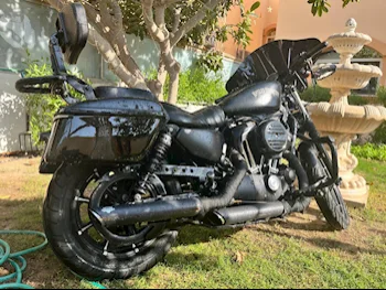 Harley Davidson  SportSter Iron 883 -  2017 - Color Black