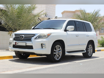 لكزس ال اكس 570 2014 اوتوماتيك 72,000 كم 8 سلندر دفع رباعي اس يو في أبيض