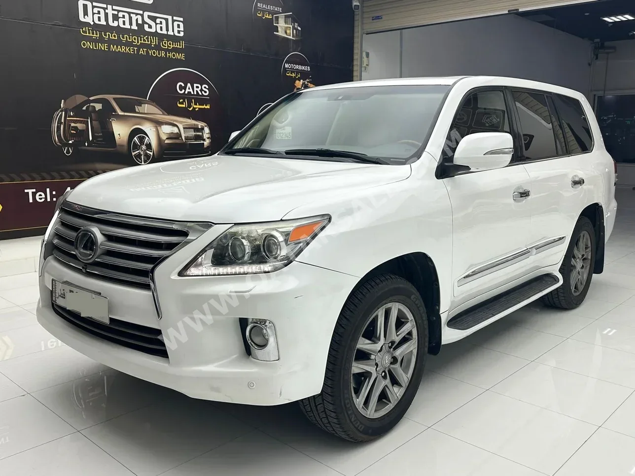 Lexus  LX  570  2013  Automatic  453,000 Km  8 Cylinder  Four Wheel Drive (4WD)  SUV  White