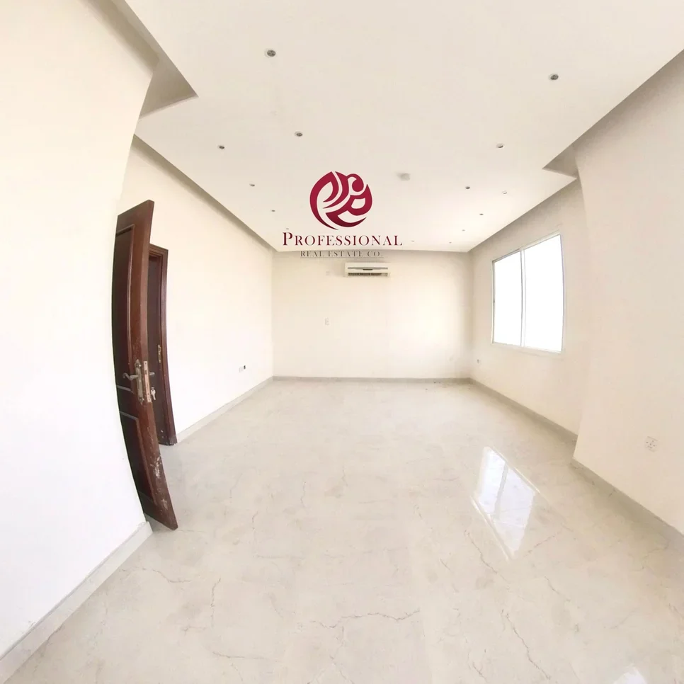 Commercial  - Not Furnished  - Doha  - Al Markhiya  - 6 Bedrooms