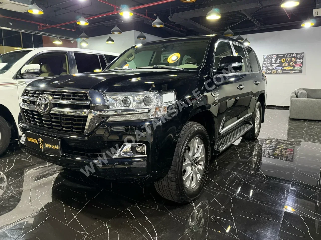Toyota  Land Cruiser  VXR  2021  Automatic  121,000 Km  8 Cylinder  Four Wheel Drive (4WD)  SUV  Black