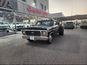 Ford  F  350  1979  Automatic  4,000 Km  8 Cylinder  Four Wheel Drive (4WD)  Pick Up  Black