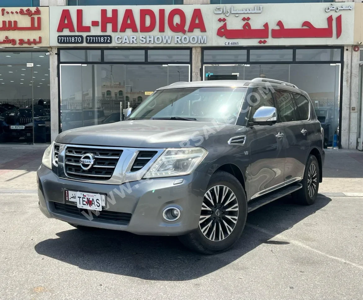 Nissan  Patrol  Platinum  2016  Automatic  138,000 Km  8 Cylinder  Four Wheel Drive (4WD)  SUV  Gray