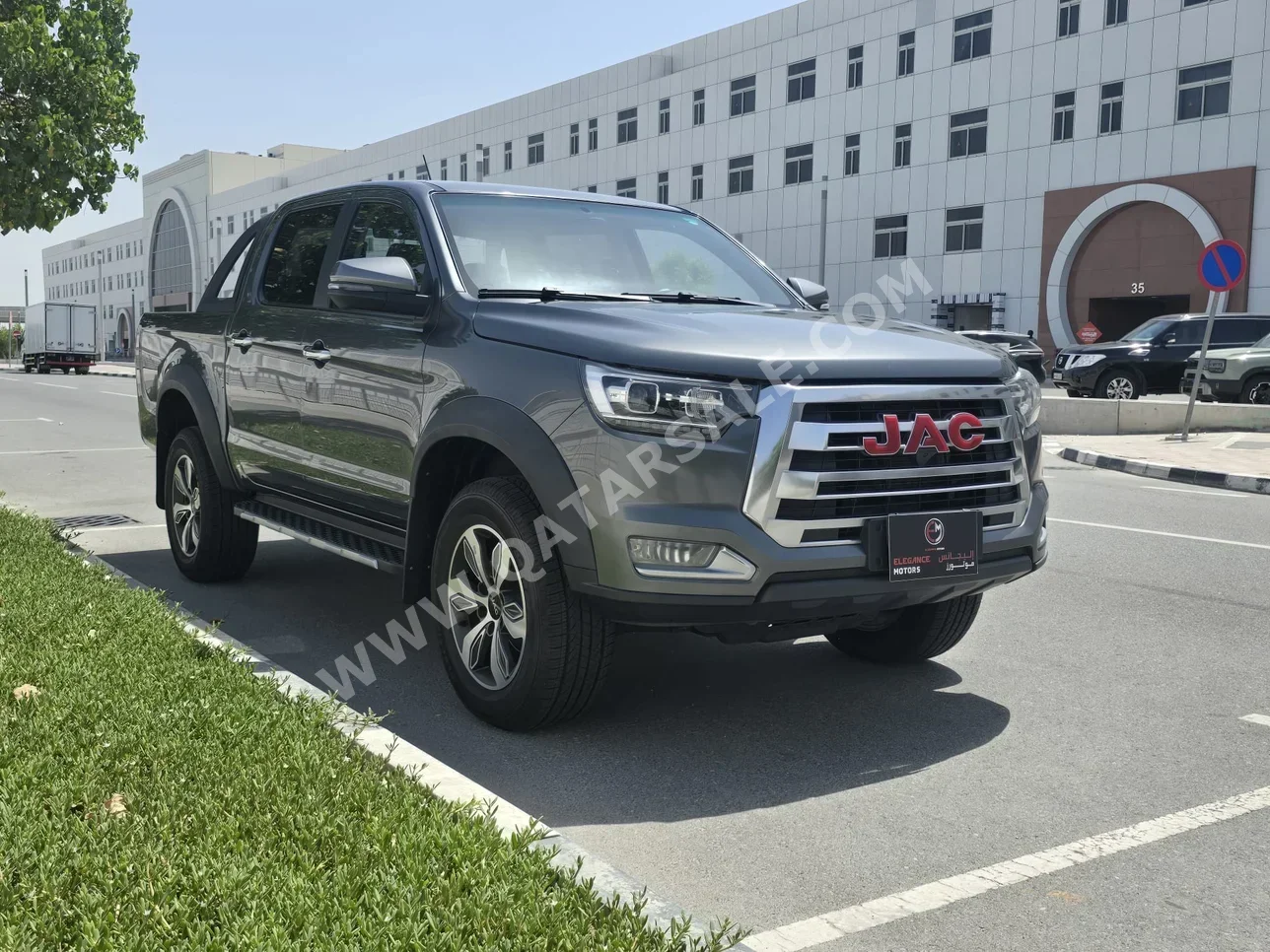 JAC Motors  T8  2023  Manual  47,211 Km  4 Cylinder  Rear Wheel Drive (RWD)  Pick Up  Gray