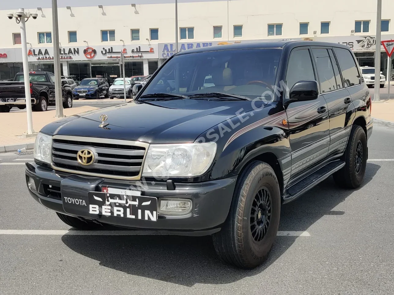 Toyota  Land Cruiser  GXR  2005  Manual  299,000 Km  6 Cylinder  Four Wheel Drive (4WD)  SUV  Black
