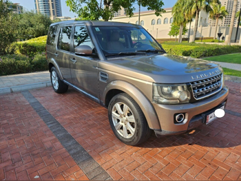 Land Rover  LR4  SE  2015  Automatic  142,000 Km  6 Cylinder  Four Wheel Drive (4WD)  SUV  Bronze