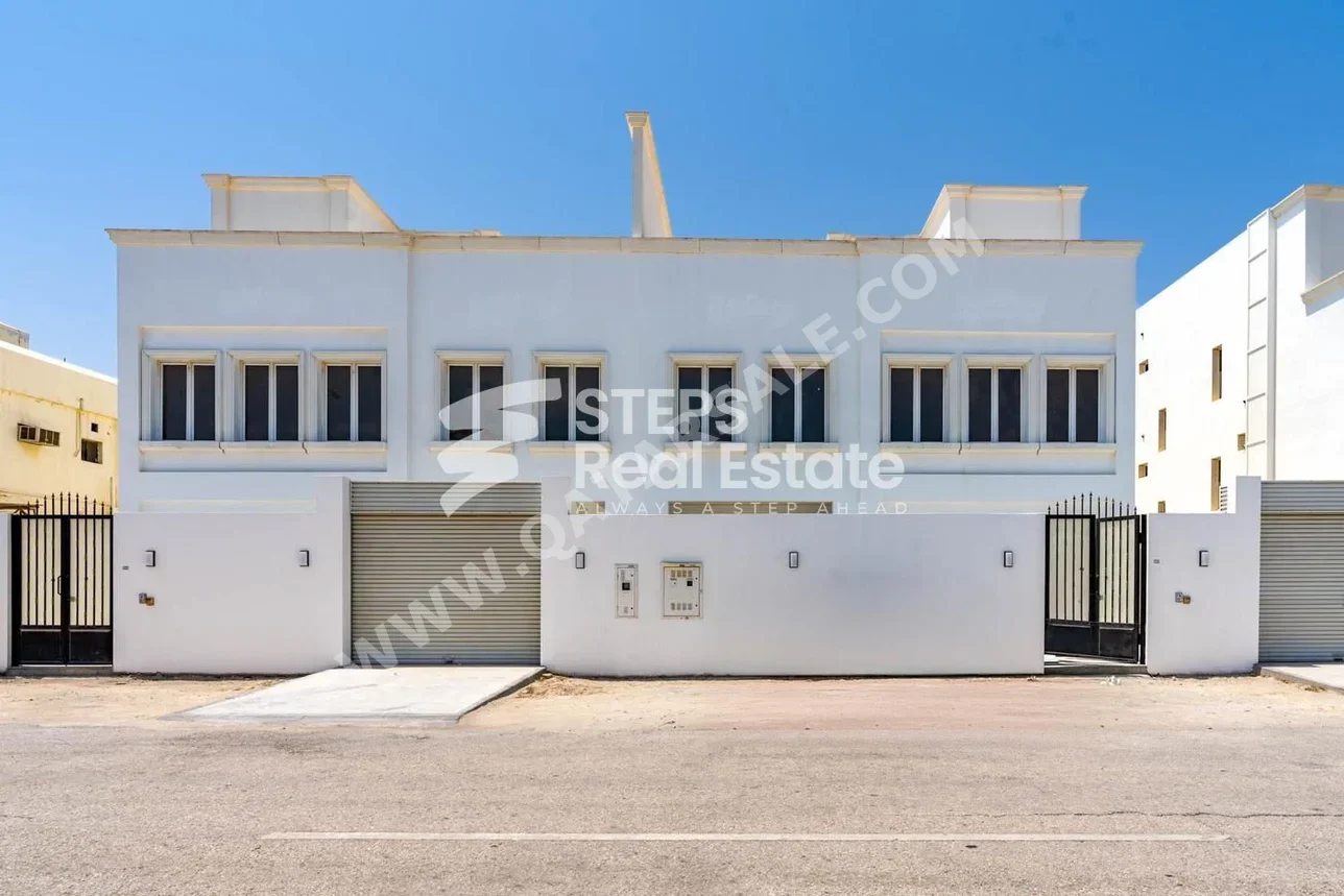 Family Residential  - Not Furnished  - Doha  - Al Hilal  - 6 Bedrooms
