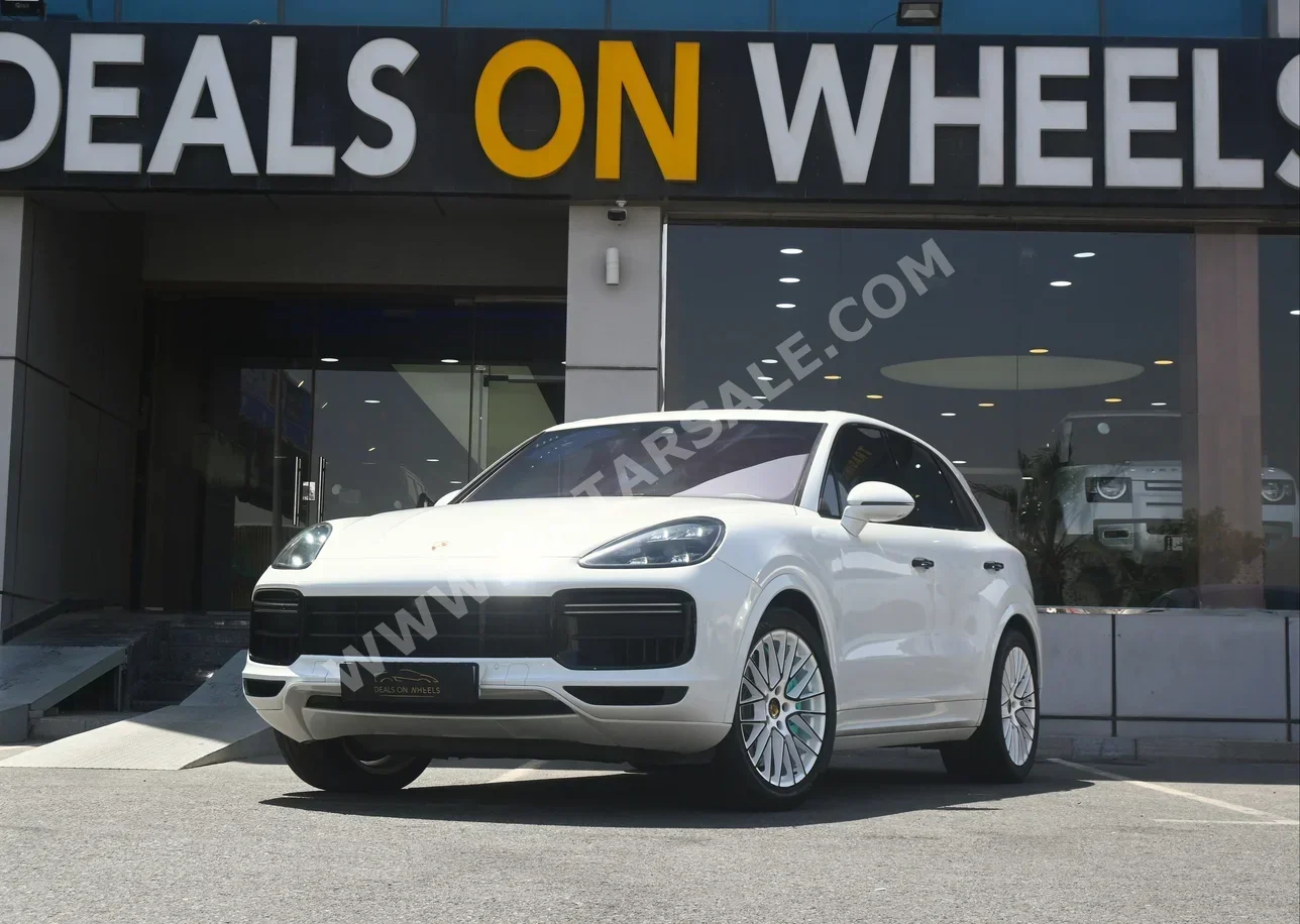 Porsche  Cayenne  Turbo  2018  Automatic  130,000 Km  8 Cylinder  Four Wheel Drive (4WD)  SUV  White