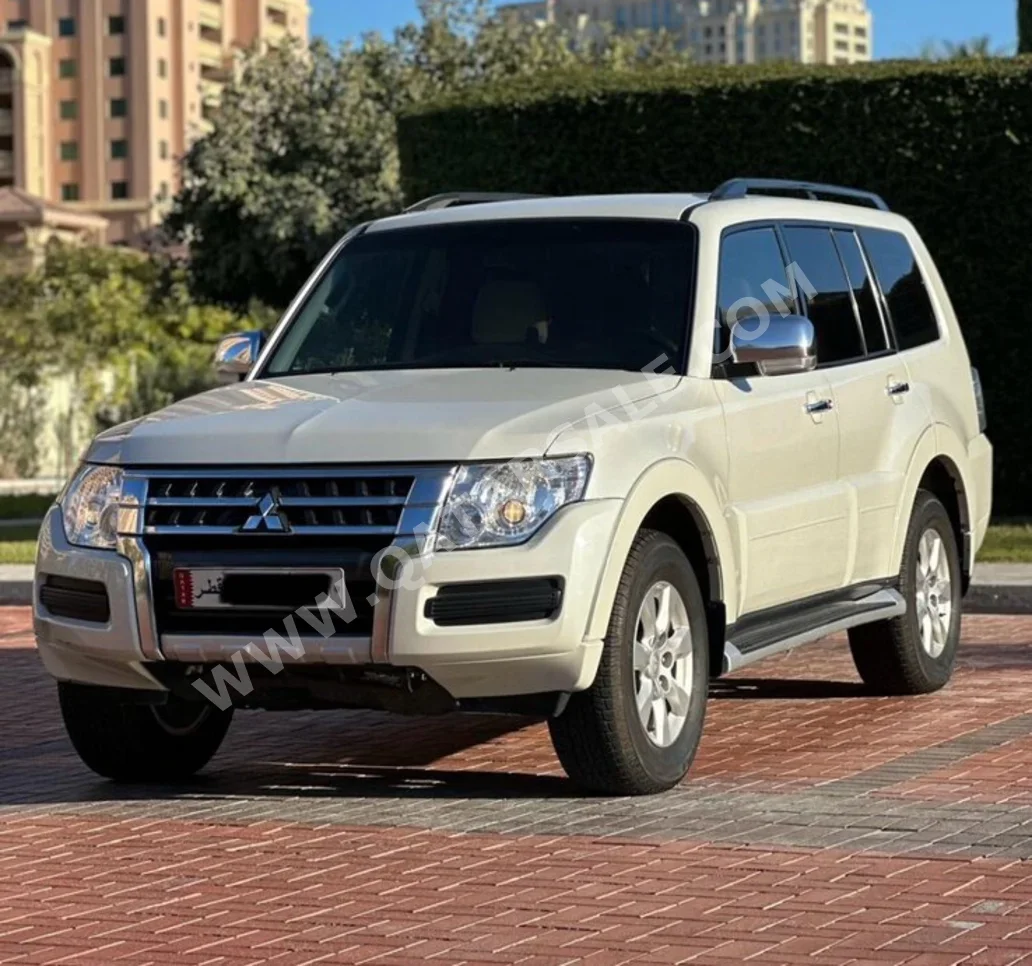 Mitsubishi  Pajero  GLS  2017  Automatic  89,565 Km  6 Cylinder  Four Wheel Drive (4WD)  SUV  Beige
