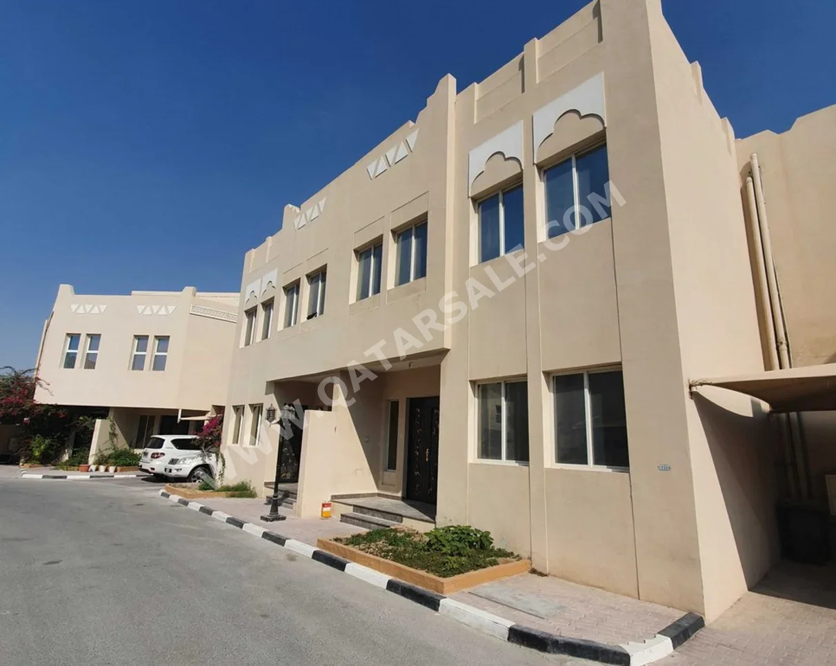 سكن عائلي - غير مفروشة - الريان - ازغوى - 4 غرف نوم