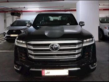 Toyota  Land Cruiser  VXR Twin Turbo  2023  Automatic  28,000 Km  8 Cylinder  Four Wheel Drive (4WD)  Convertible  Black  With Warranty