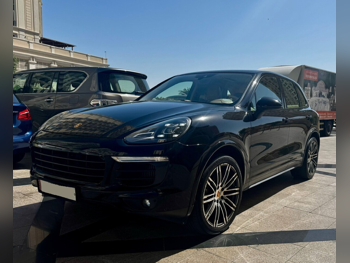 بورش  كيان  اس  2016  اوتوماتيك  95,000 كم  6 سلندر  دفع رباعي  اس يو في  أسود