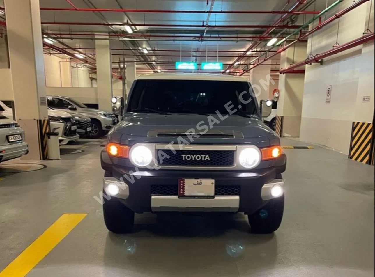 Toyota  FJ Cruiser  2021  Automatic  43,291 Km  6 Cylinder  Four Wheel Drive (4WD)  SUV  Blue