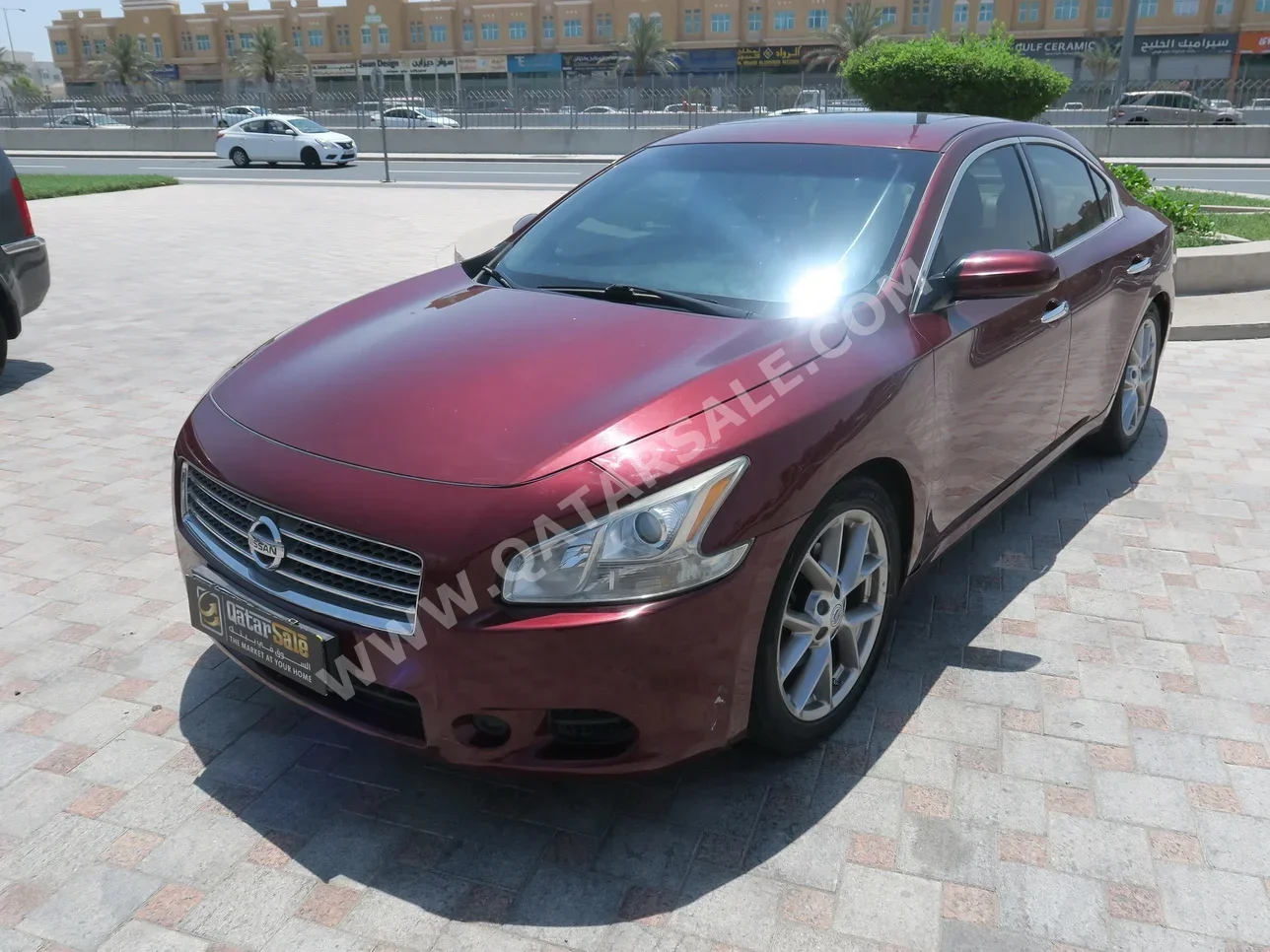 Nissan  Maxima  2010  Automatic  85,000 Km  6 Cylinder  Rear Wheel Drive (RWD)  Sedan  Maroon