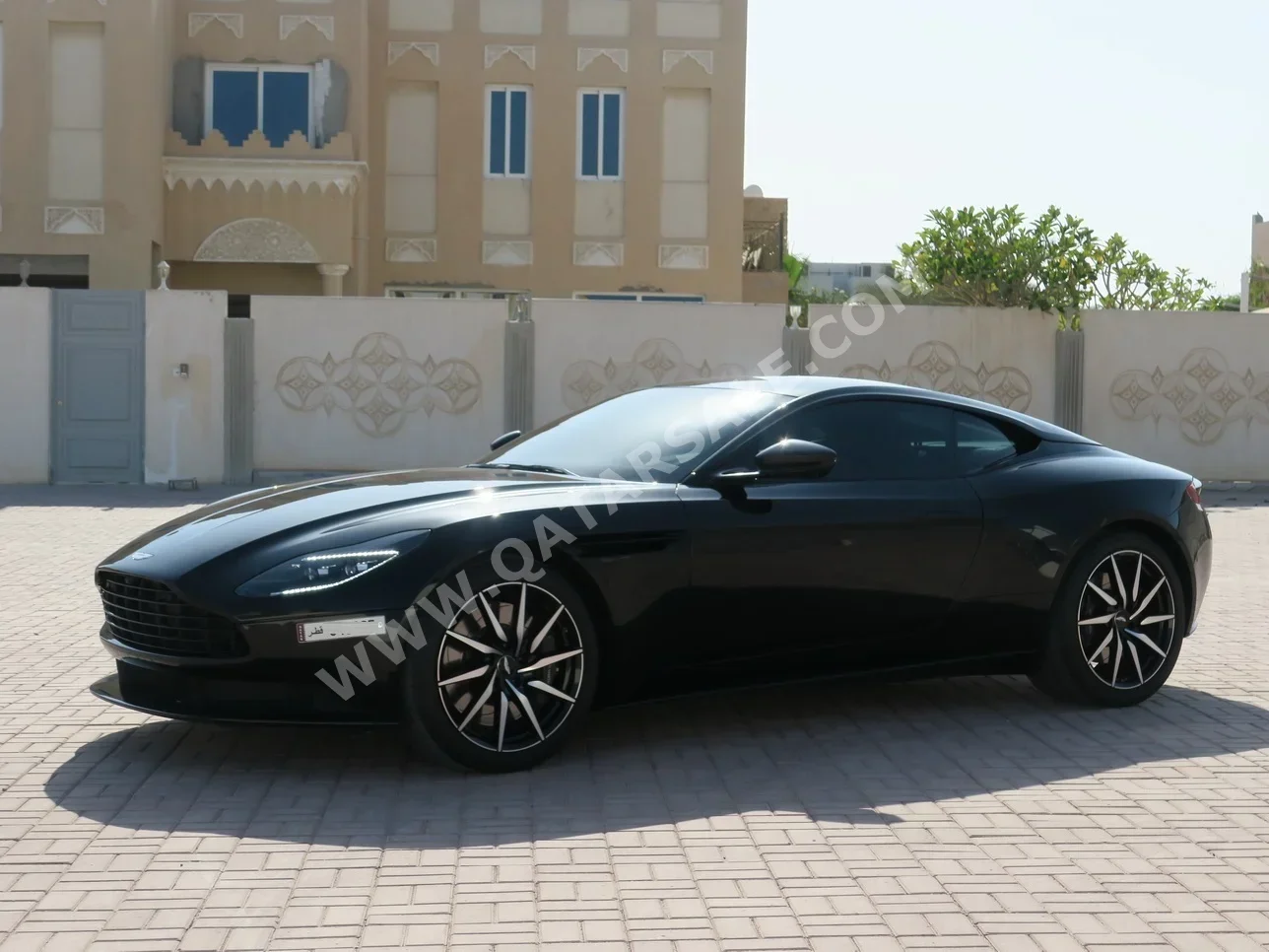 Aston Martin  DB  11  2020  Automatic  11,600 Km  8 Cylinder  Rear Wheel Drive (RWD)  Coupe / Sport  Black  With Warranty