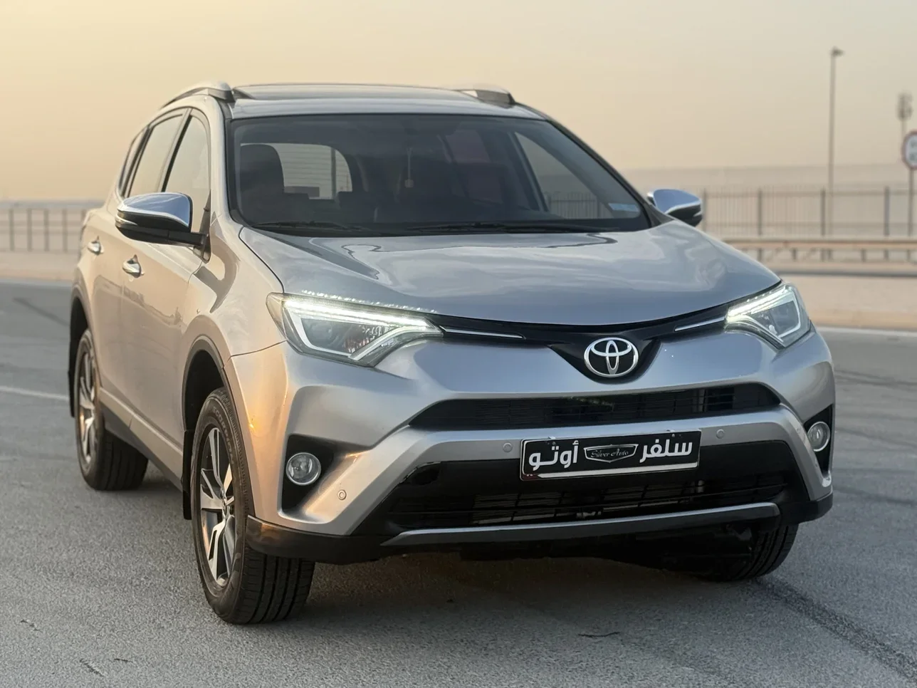 Toyota  Rav 4  2018  Automatic  167,000 Km  4 Cylinder  Four Wheel Drive (4WD)  SUV  Silver