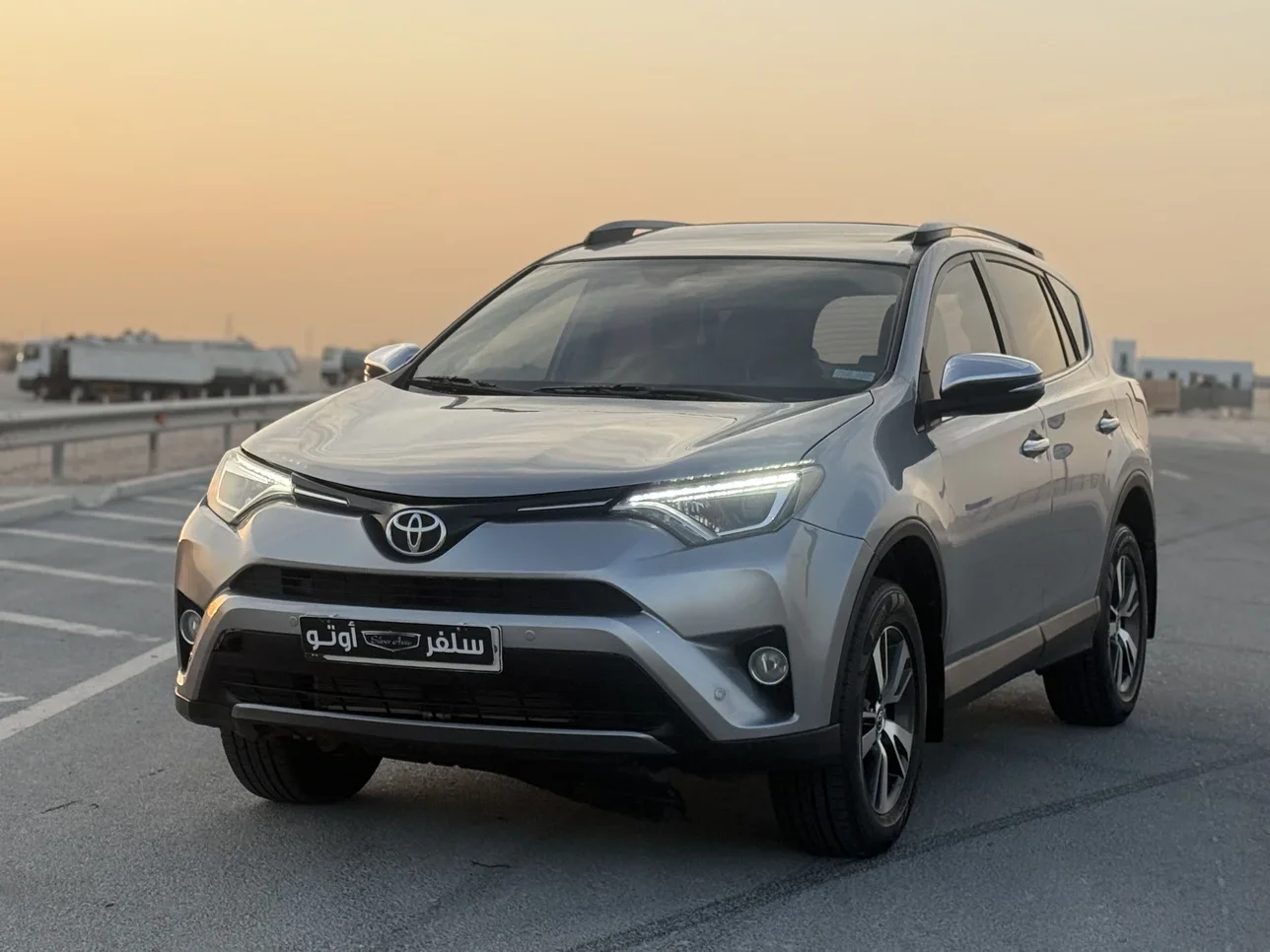 Toyota  Rav 4  2018  Automatic  167,000 Km  4 Cylinder  Four Wheel Drive (4WD)  SUV  Silver