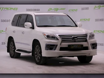 Lexus  LX  570 S  2014  Automatic  308,000 Km  8 Cylinder  Four Wheel Drive (4WD)  SUV  White