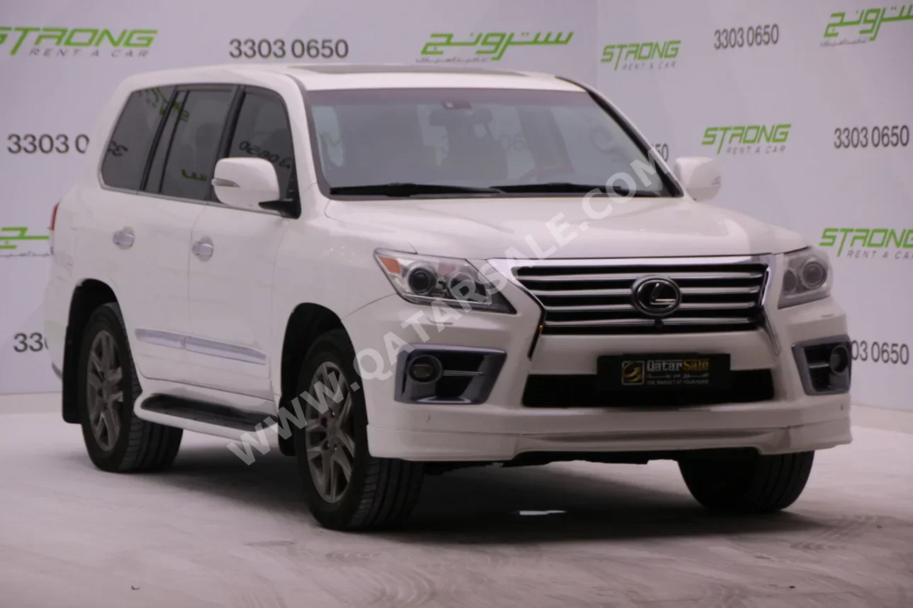 Lexus  LX  570 S  2014  Automatic  308,000 Km  8 Cylinder  Four Wheel Drive (4WD)  SUV  White