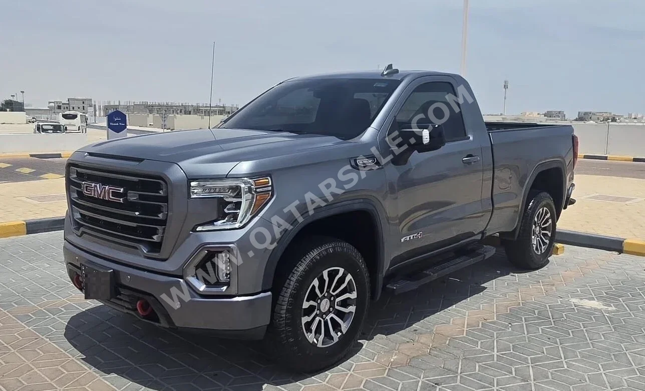 GMC  Sierra  AT4  2021  Automatic  22,000 Km  8 Cylinder  Four Wheel Drive (4WD)  Pick Up  Dark Gray  With Warranty