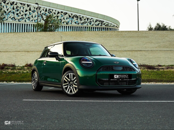 ميني كوبر 3 سلندر هاتش باك أخضر عشبي 2025