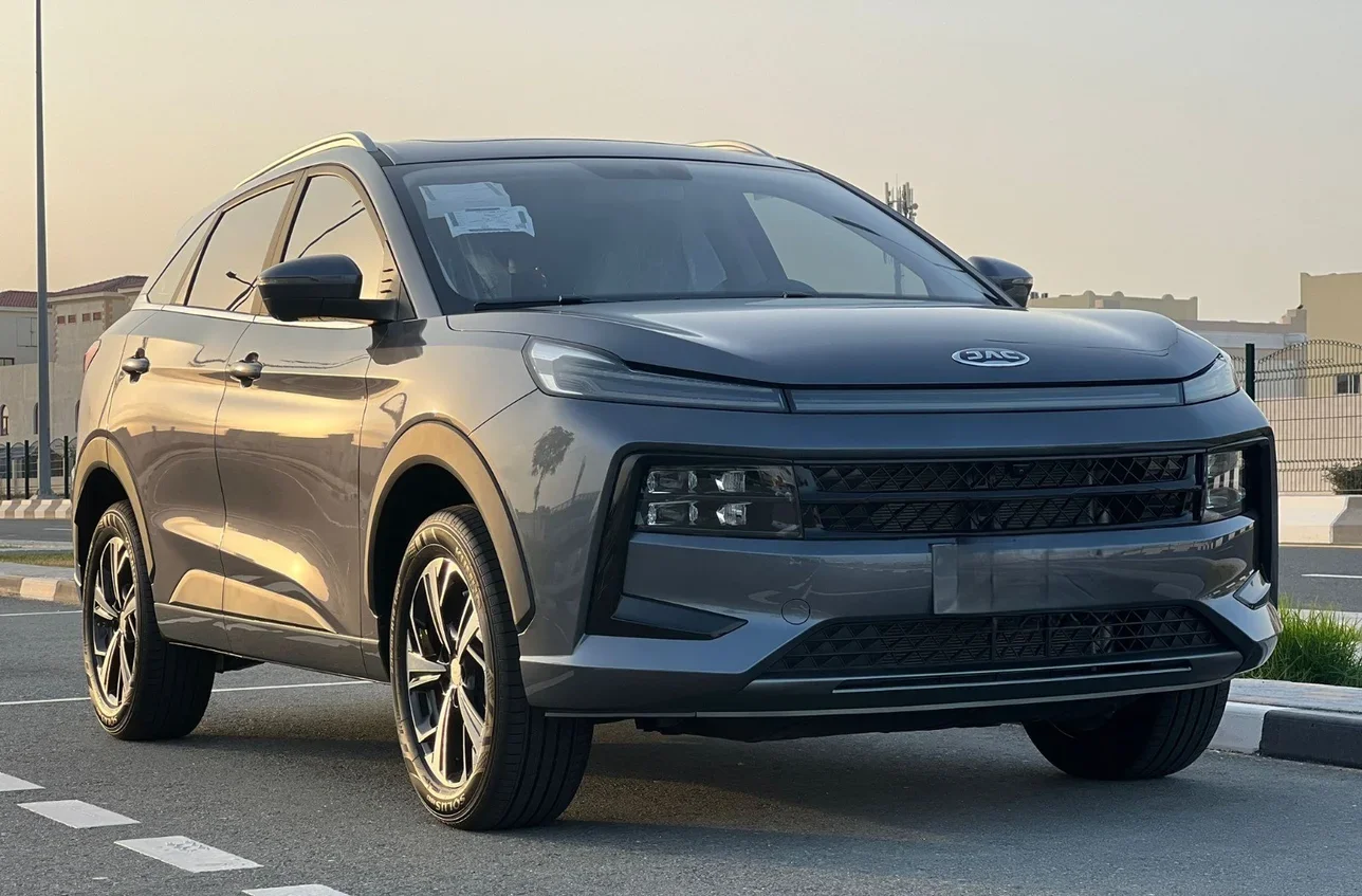 Jac  JS6  4 Cylinder  SUV 2x4  Grey  2025