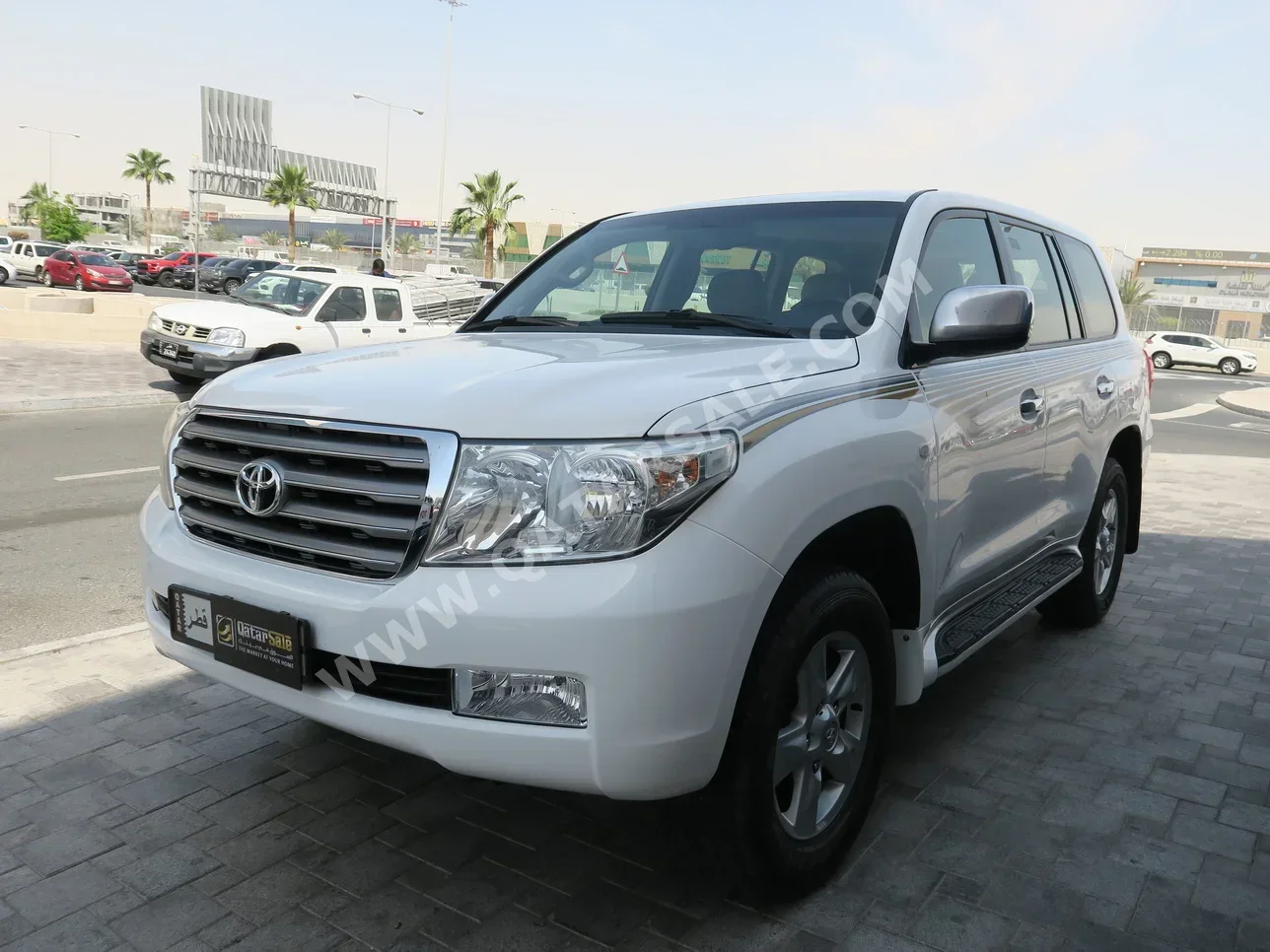 Toyota  Land Cruiser  VXR  2010  Automatic  152,000 Km  8 Cylinder  Four Wheel Drive (4WD)  SUV  White