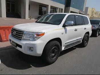 Toyota  Land Cruiser  VXR  2013  Automatic  535,000 Km  8 Cylinder  Four Wheel Drive (4WD)  SUV  White