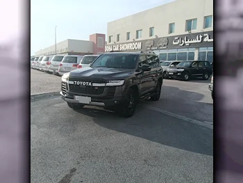 Toyota  Land Cruiser  GR Sport Twin Turbo  2022  Automatic  165,000 Km  6 Cylinder  Four Wheel Drive (4WD)  SUV  Gray