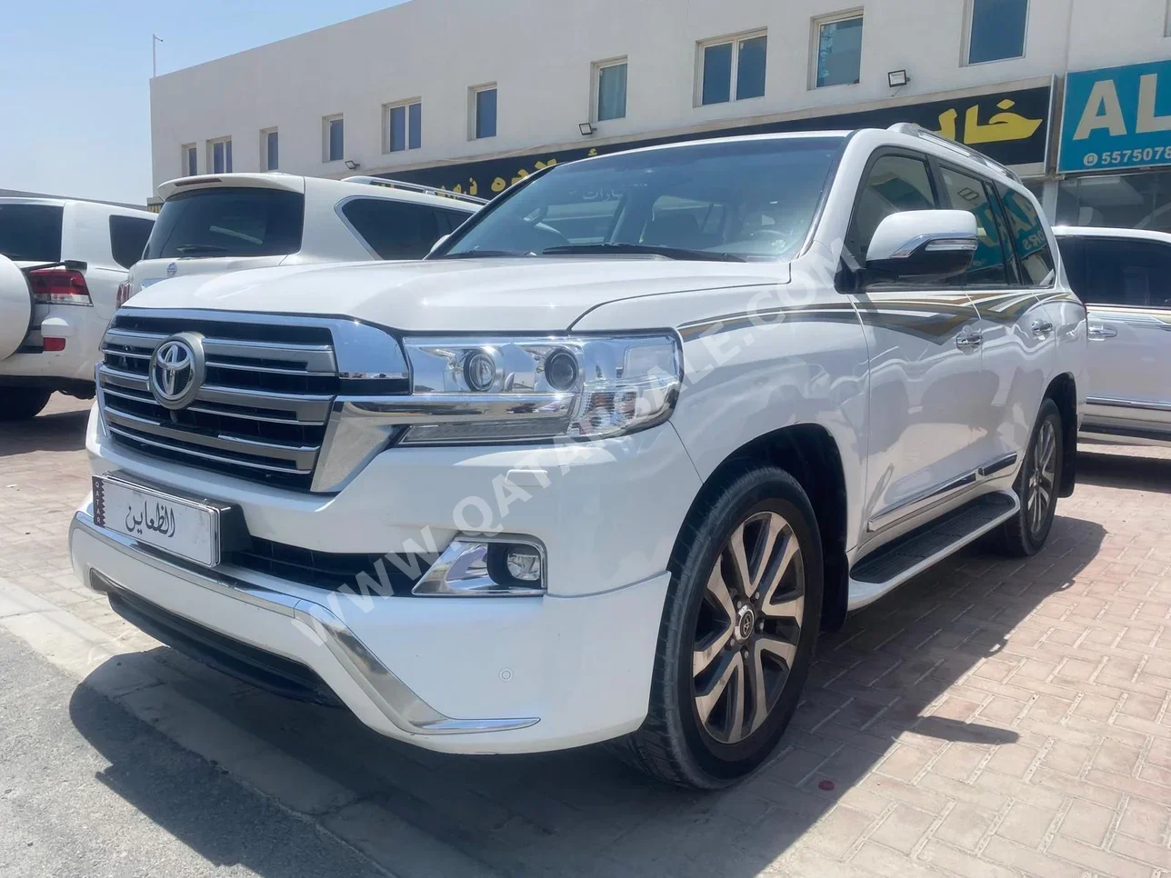 Toyota  Land Cruiser  VXR  2016  Automatic  143,000 Km  8 Cylinder  Four Wheel Drive (4WD)  SUV  White