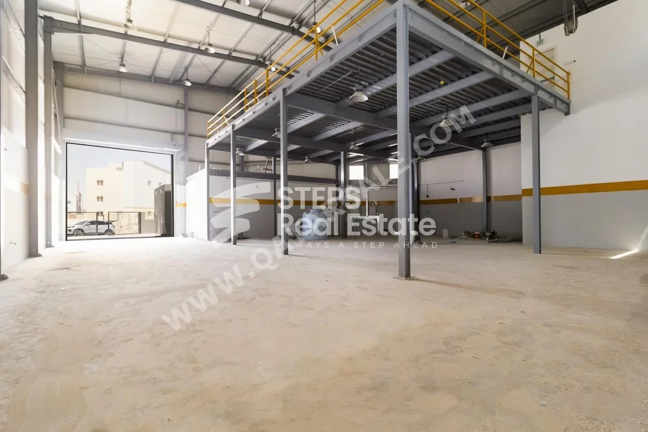 Warehouses & Stores - Al Wakrah  - Barkit Al Awamer  -Area Size: 900 Square Meter