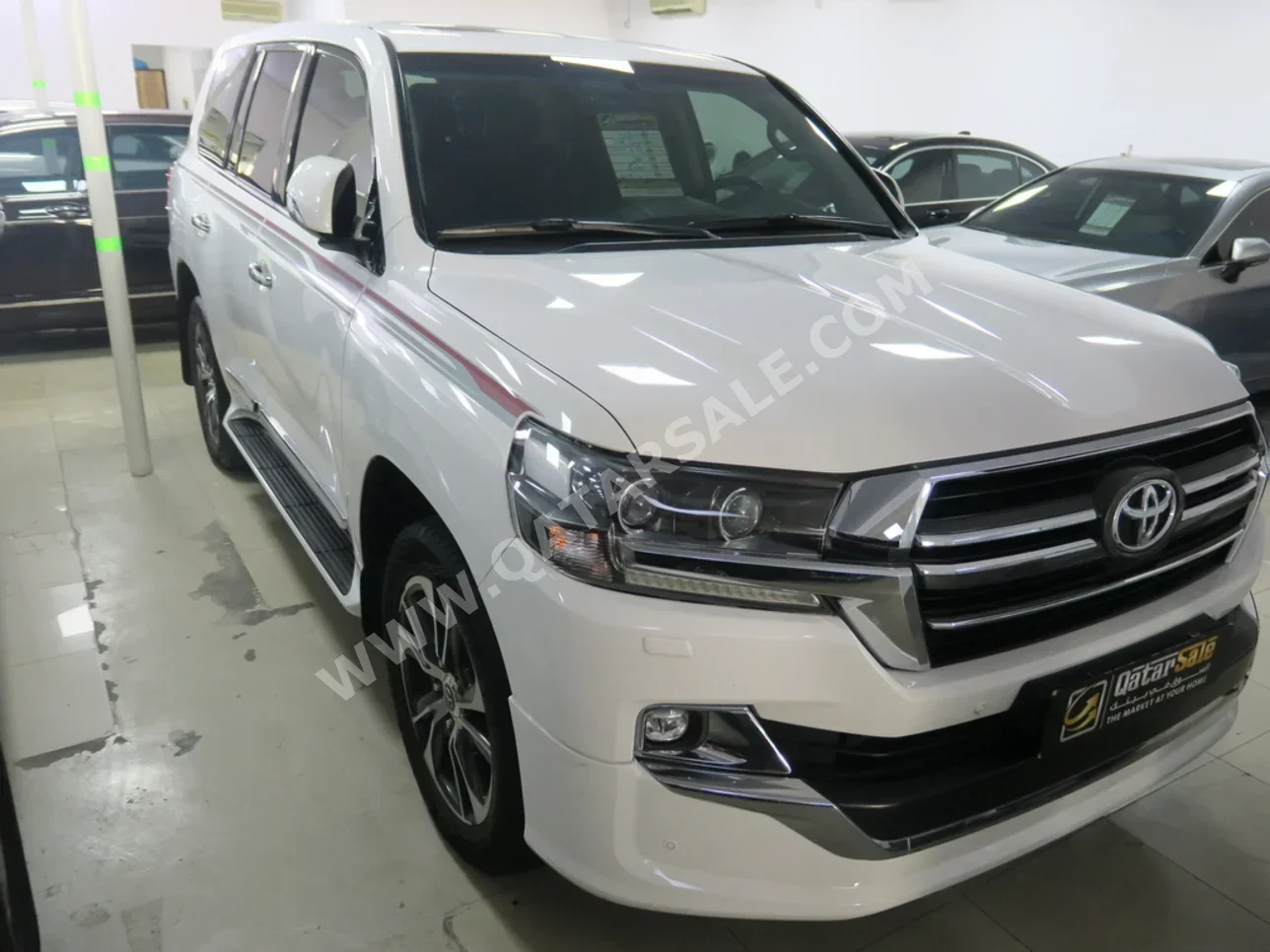 Toyota  Land Cruiser  GXR- Grand Touring  2020  Automatic  24,000 Km  8 Cylinder  Four Wheel Drive (4WD)  SUV  White