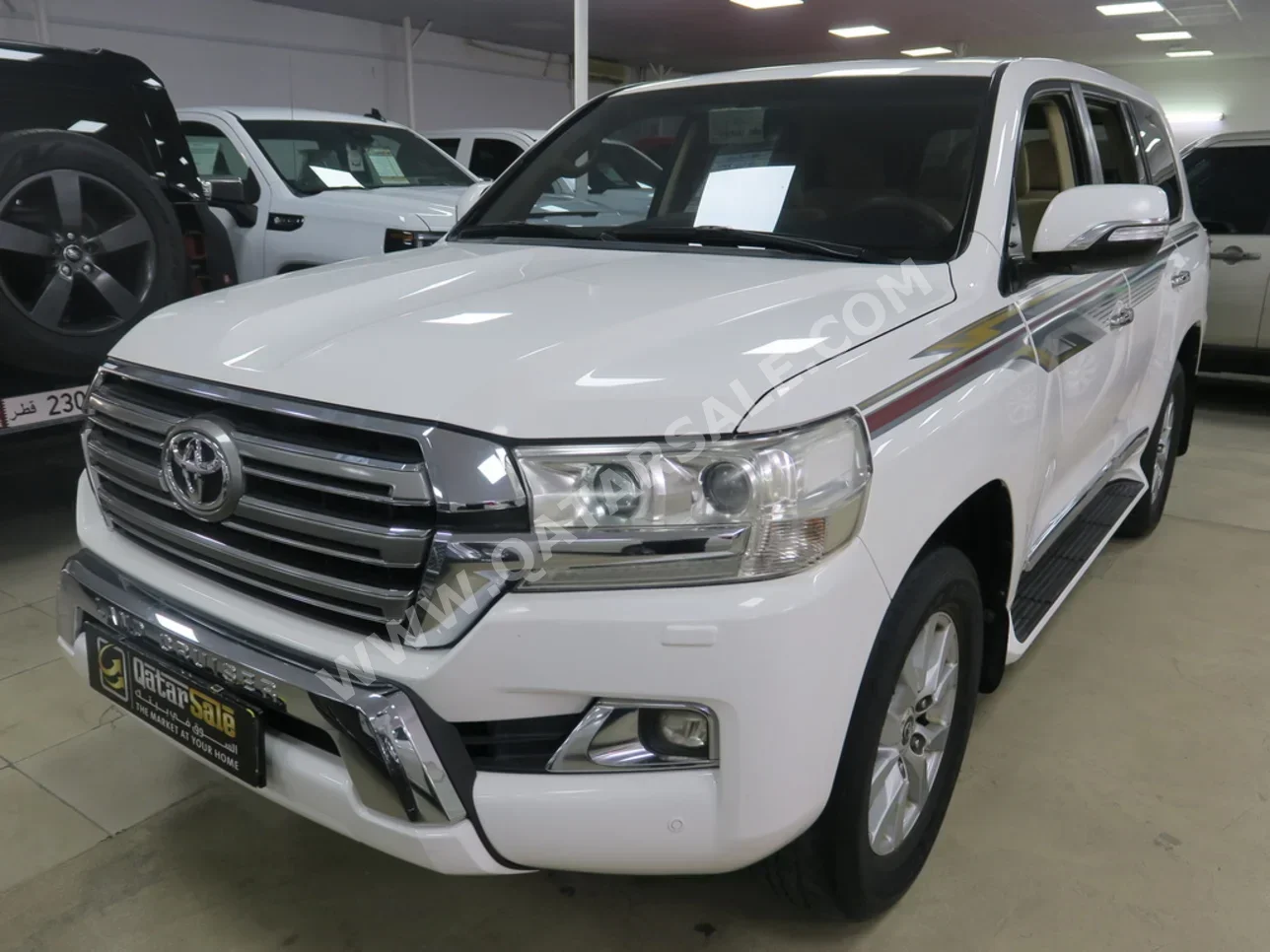 Toyota  Land Cruiser  GXR  2016  Automatic  464,000 Km  8 Cylinder  Four Wheel Drive (4WD)  SUV  White
