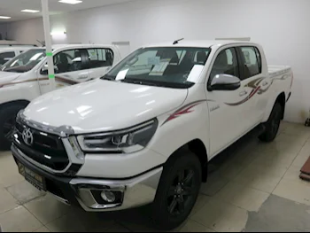 Toyota  Hilux  2025  Automatic  0 Km  4 Cylinder  Four Wheel Drive (4WD)  Pick Up  White  With Warranty
