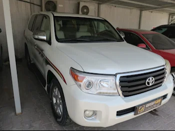 Toyota  Land Cruiser  GXR  2012  Automatic  270,000 Km  8 Cylinder  Four Wheel Drive (4WD)  SUV  White