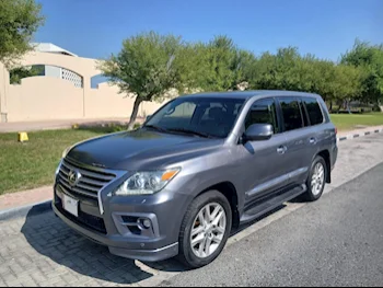 Lexus  LX  570  2012  Automatic  308,000 Km  8 Cylinder  Four Wheel Drive (4WD)  SUV  Gray
