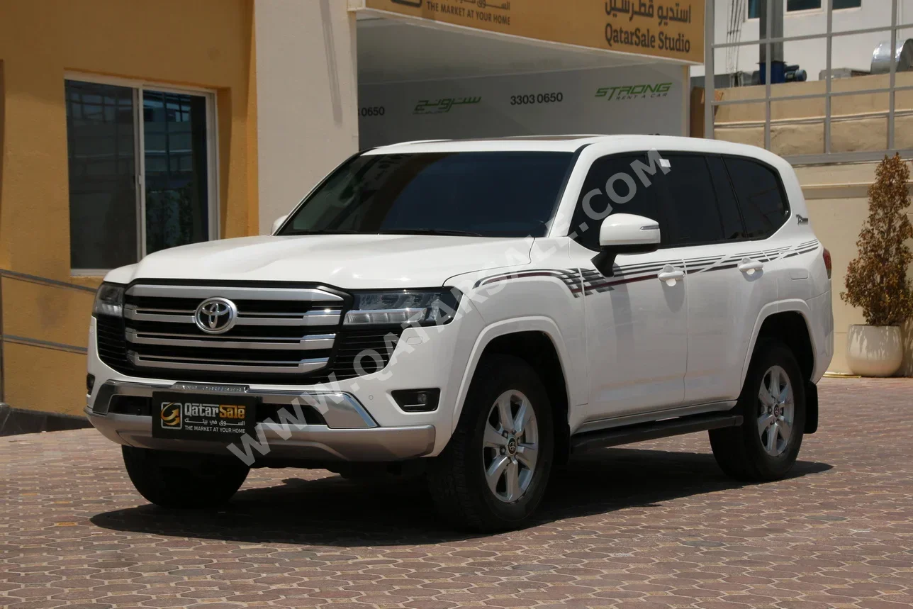 Toyota  Land Cruiser  GXR Twin Turbo  2022  Automatic  99,000 Km  6 Cylinder  Four Wheel Drive (4WD)  SUV  White  With Warranty