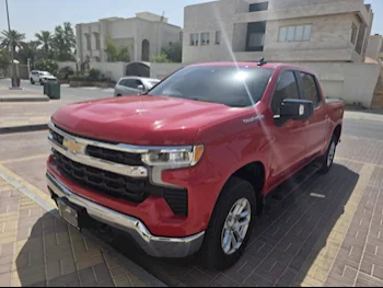 Chevrolet  Silverado  LT  2022  Automatic  28,000 Km  8 Cylinder  Four Wheel Drive (4WD)  Pick Up  Red