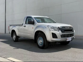 Isuzu  D-Max  2024  Manual  0 Km  4 Cylinder  Four Wheel Drive (4WD)  Pick Up  Silver  With Warranty