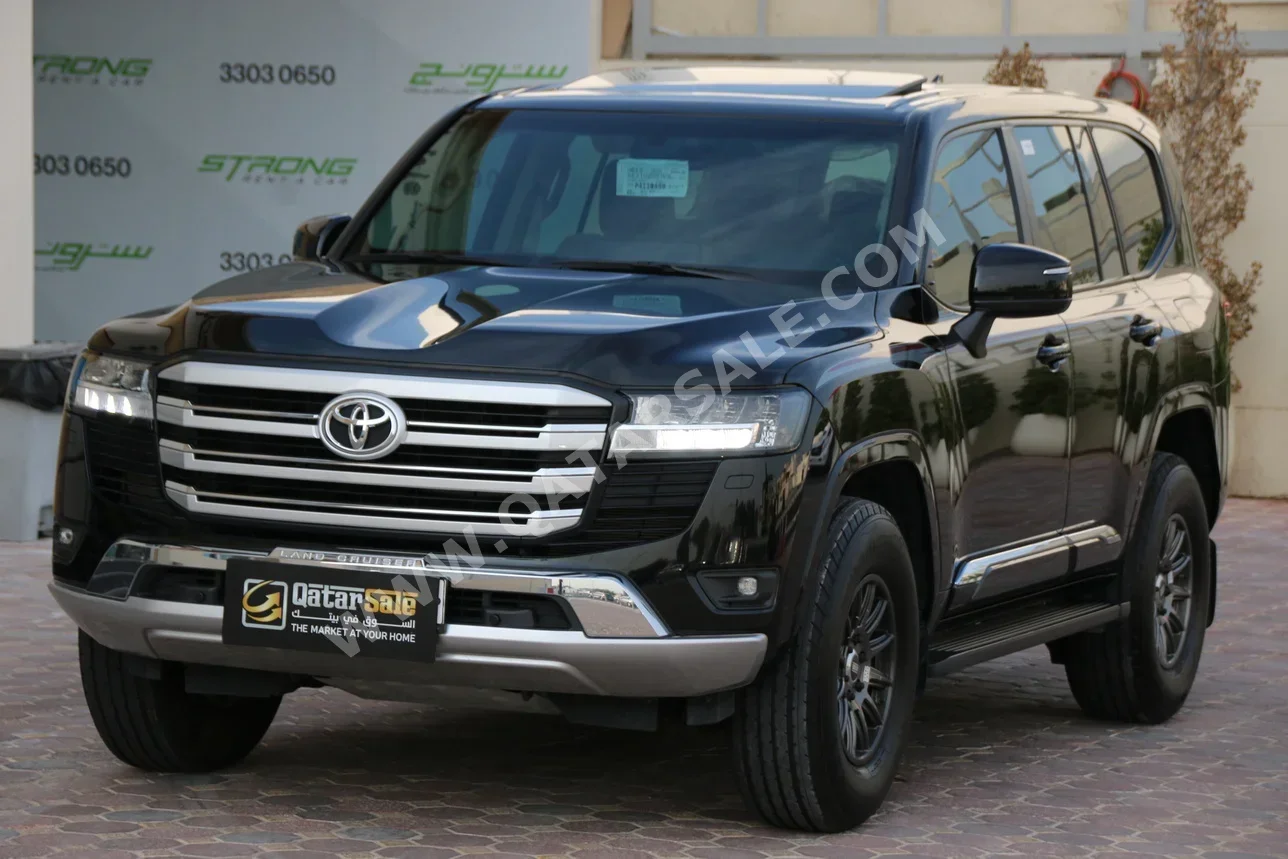  Toyota  Land Cruiser  GXR Twin Turbo  2023  Automatic  40,000 Km  6 Cylinder  Four Wheel Drive (4WD)  SUV  Black  With Warranty