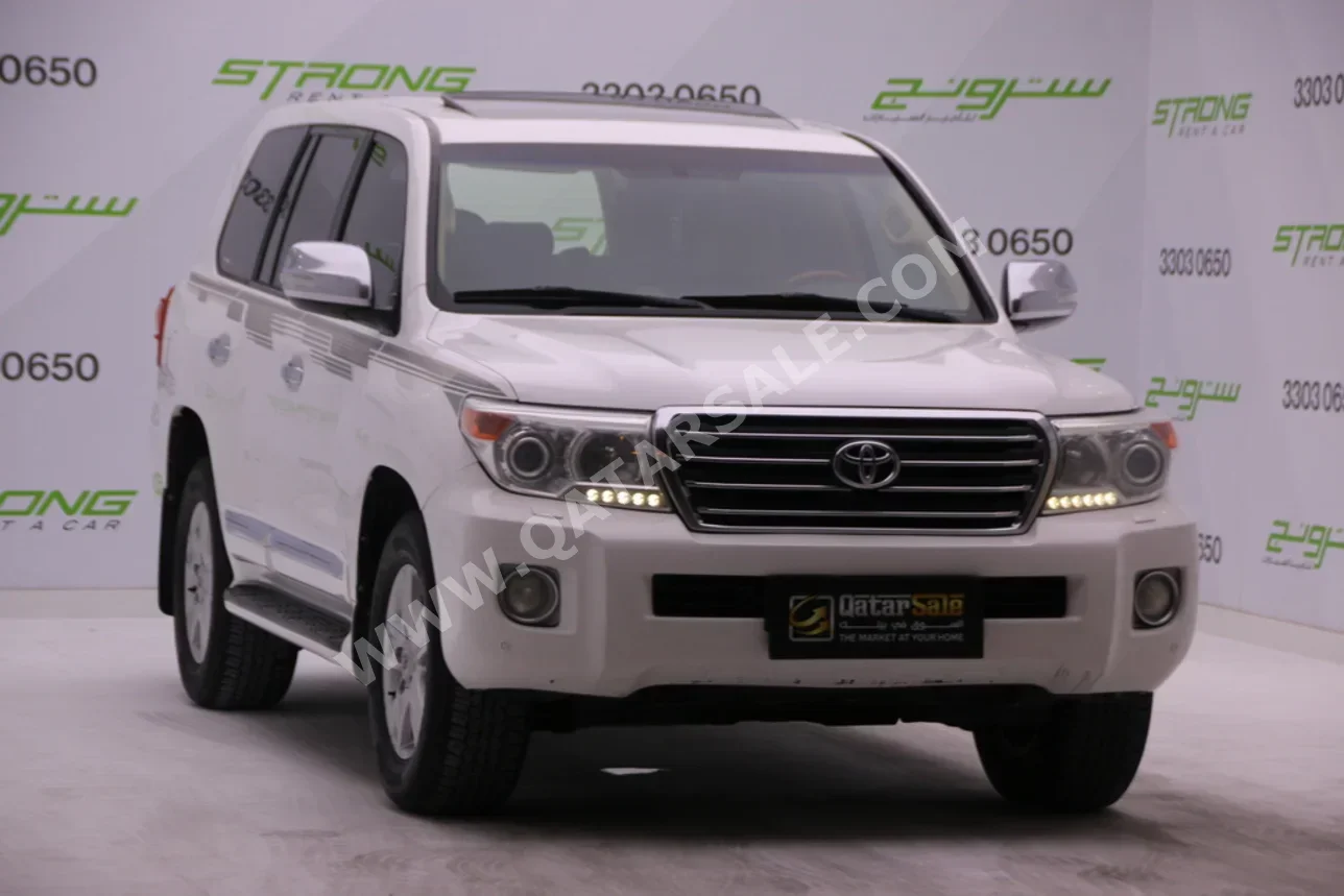  Toyota  Land Cruiser  GXR  2014  Automatic  240,000 Km  8 Cylinder  Four Wheel Drive (4WD)  SUV  White  With Warranty
