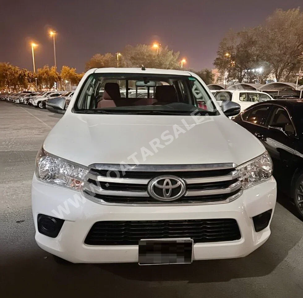 Toyota  Hilux  TRD  2019  Automatic  82,000 Km  6 Cylinder  Four Wheel Drive (4WD)  Pick Up  White
