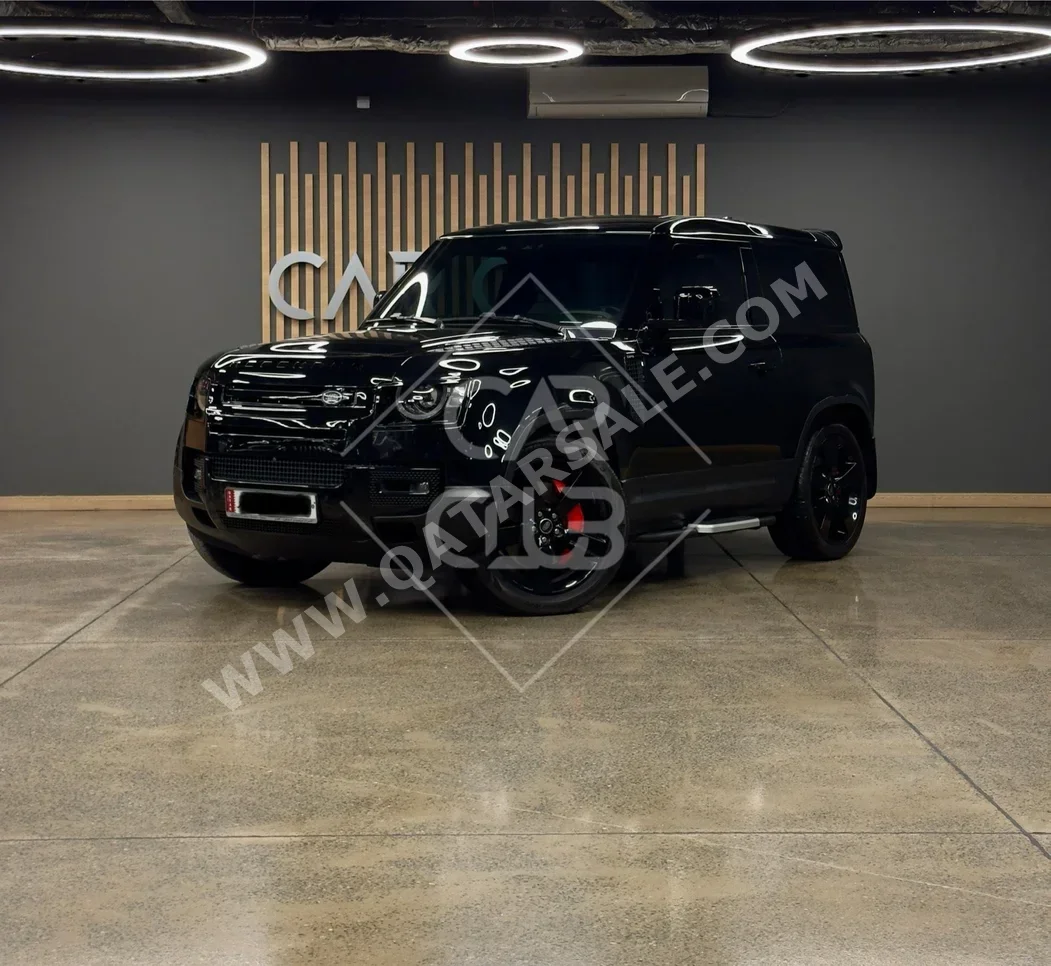 Land Rover  Defender  90 HSE  2022  Automatic  122,000 Km  6 Cylinder  Four Wheel Drive (4WD)  SUV  Black
