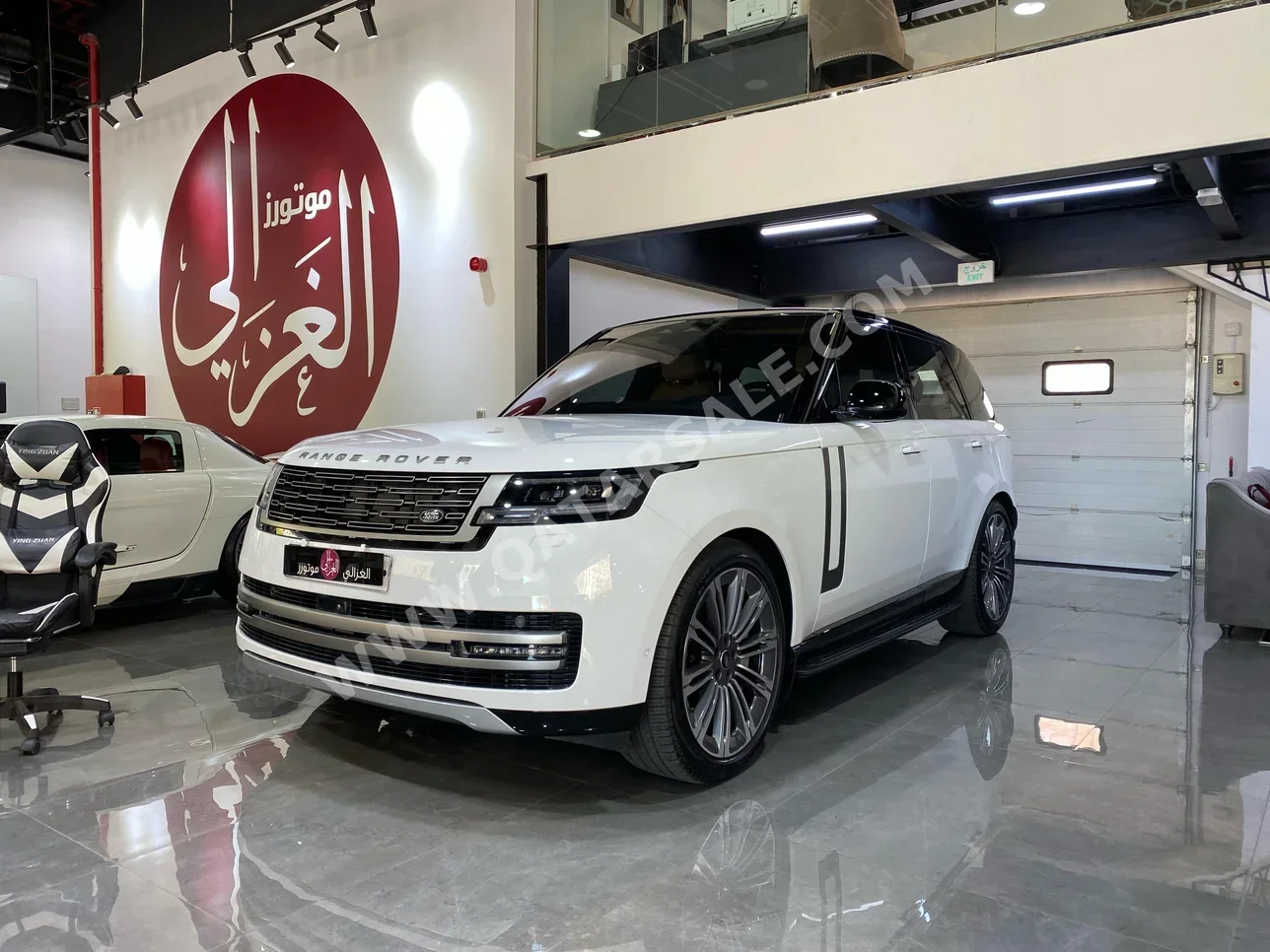 لاند روفر  رنج روفر  اتش اس اي  2023  اوتوماتيك  8,000 كم  8 سلندر  دفع رباعي  اس يو في  أبيض  تحت الضمان